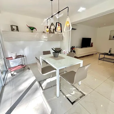 Maison De Vacance La Belle Prázdninový dům *